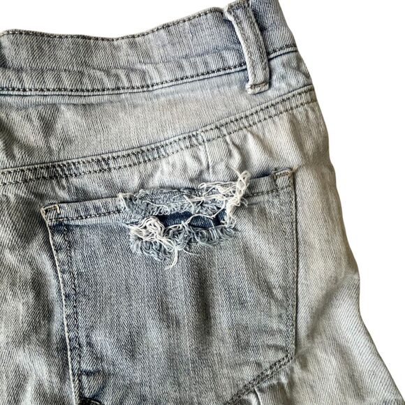 Mudd Shorts Women 7 Blue Distressed Denim Mid Rise (W26 L3) - Picture 13 of 13